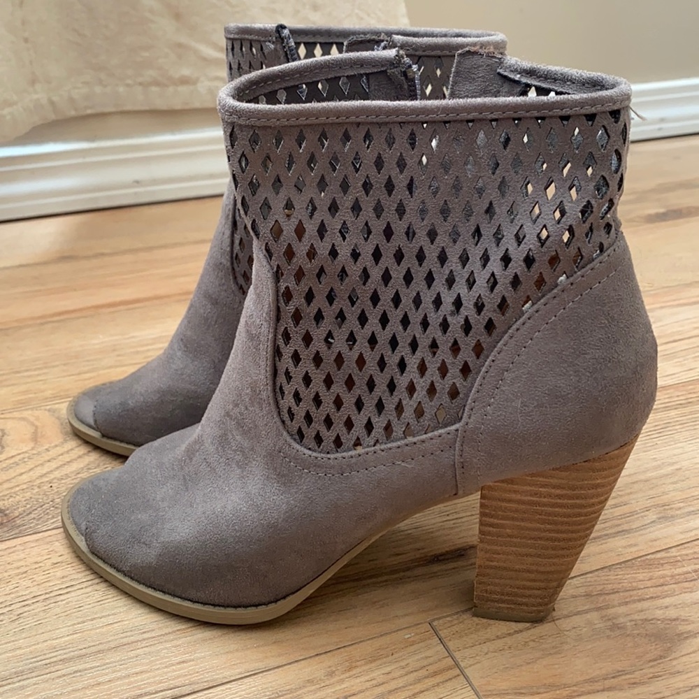 Size 8.5 Report Booties